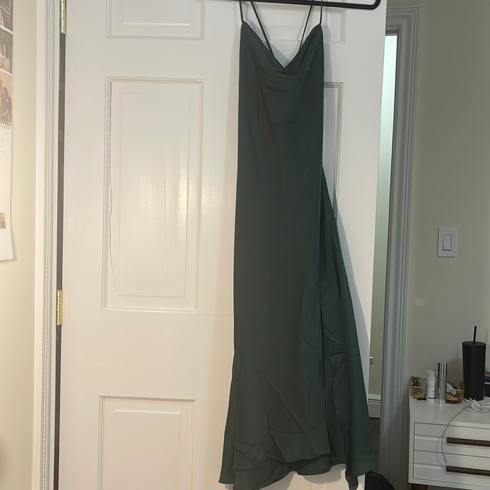 ASTR Gaia Dress - hunter green (tags on)